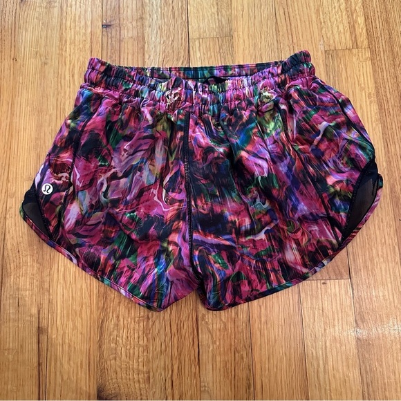 LULULEMON HOTTY HOT LR SHORT *LINED Hyper Flow Pink Multi SIZE-4 (z) - Picture 4 of 14